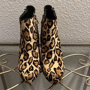 Sam Edelman Leopard Calf Hair Bootie Size 8.5